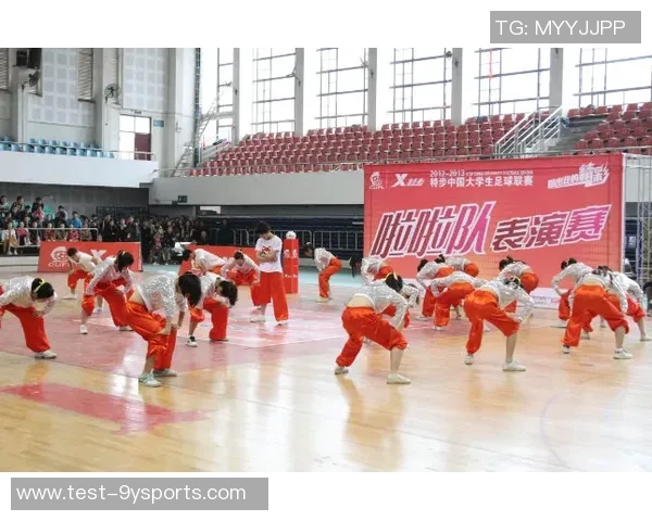 特步足球啦啦队热情助阵展现青春活力与团队精神的完美结合