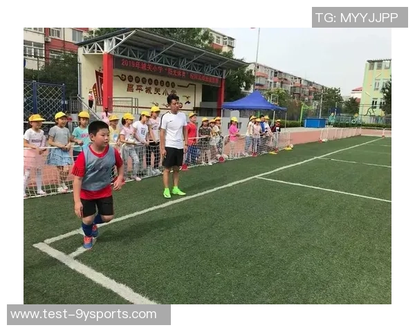 用脸守门员的奇妙足球之旅与精彩瞬间分享